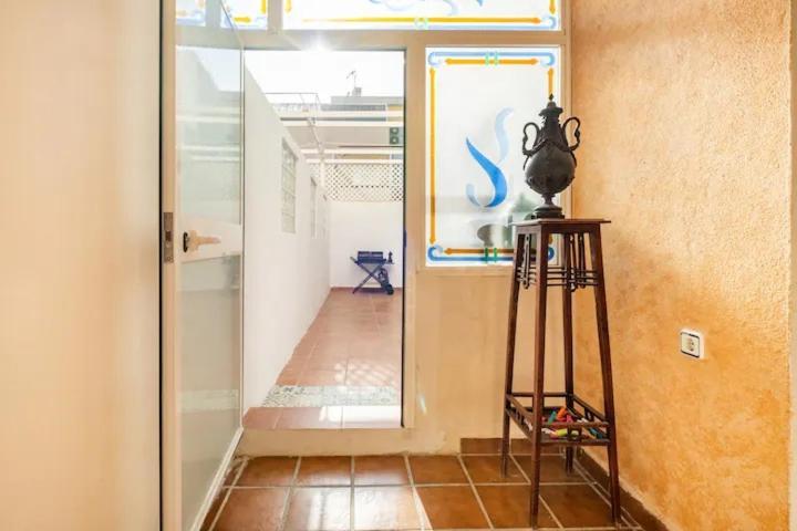 マラガPrecioso Apartamento Con Patioアパートメント エクステリア 写真